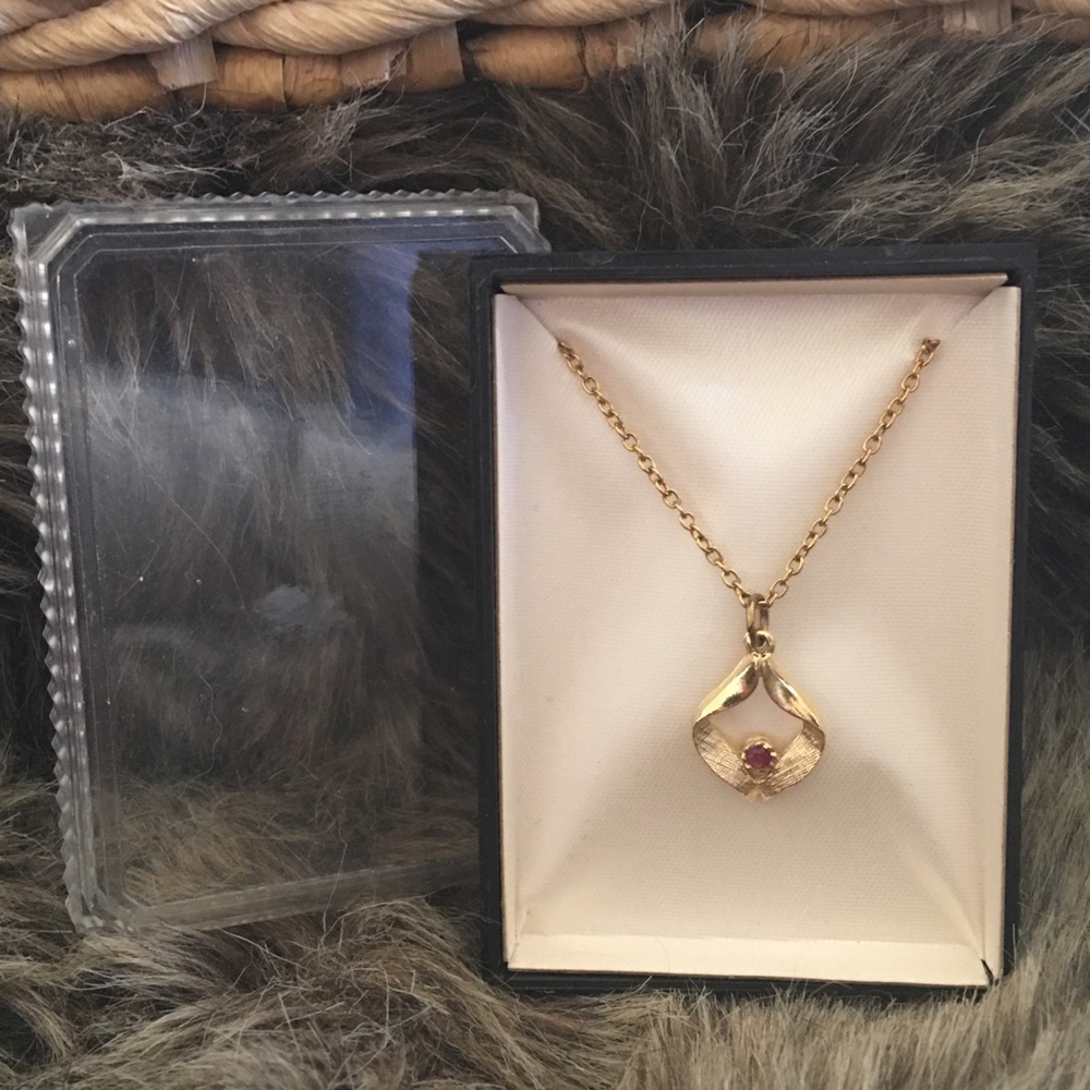 Vintage 70s new old stock faux ruby gold necklace